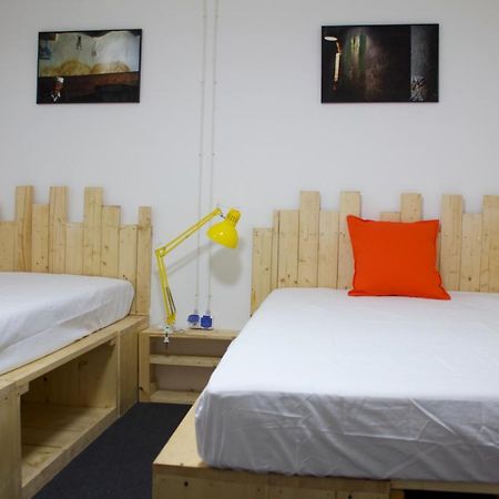 Banat 4 Hostel بوخارست المظهر الخارجي الصورة