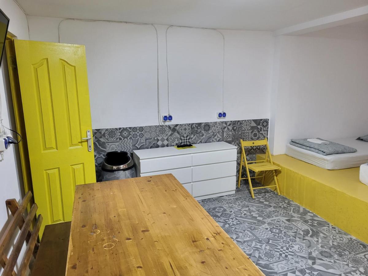 Banat 4 Hostel بوخارست المظهر الخارجي الصورة