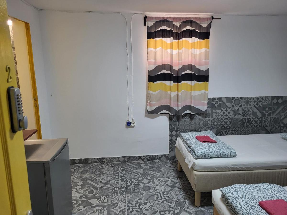 Banat 4 Hostel بوخارست المظهر الخارجي الصورة