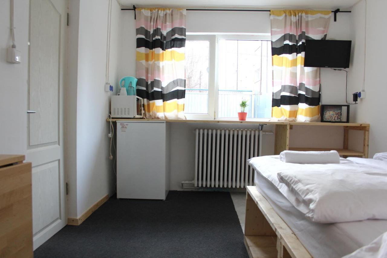 Banat 4 Hostel بوخارست المظهر الخارجي الصورة